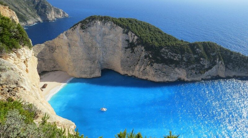 A Paradise for Holiday A Paradise for Holiday